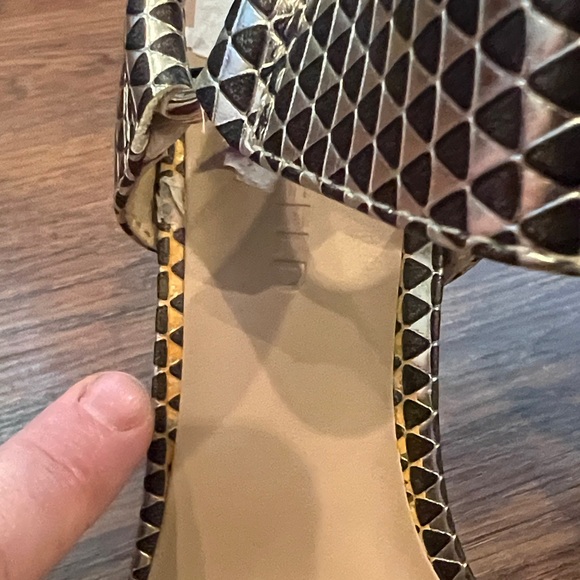 NWT - Karl Lagerfeld - Black and White Patterned Heels - Picture 10 of 16